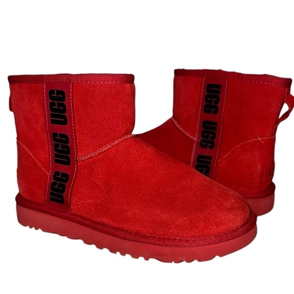 UGG Red‎ Suede Ankle Booties Women's Size 7 Fleece Lined Boots - Picture 1 of 10